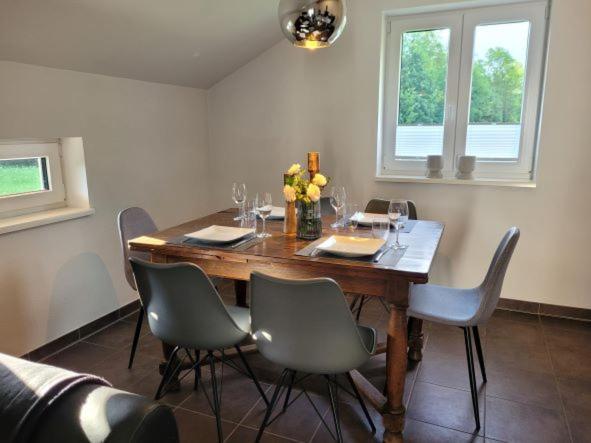 Familienfreundliche Grosszuegige Ferienwohnung Schlierachwelle Zwischen Schliersee Und Tegernsee Hausham Exterior foto
